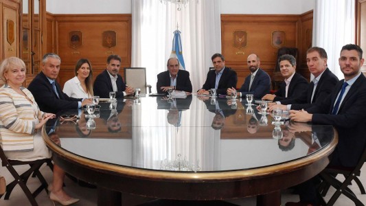 Tras el rechazo al DNU, el gobierno avanza en las negociaciones por la nueva Ley Bases