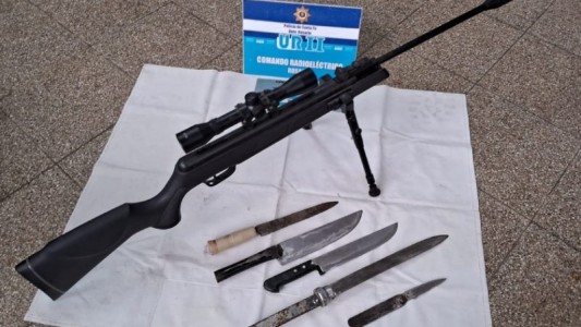 Detuvieron a un hombre por intentar apuñalar a una persona en una pensión