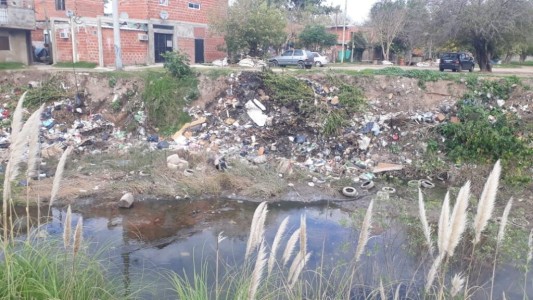 Preocupa el estado y la contaminación del Arroyo Ludueña