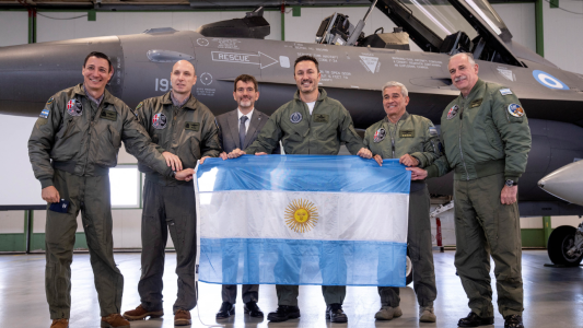 Milei participó de manera virtual de la compra de los aviones F-16 en Dinamarca