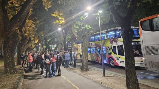 Cientos de estudiantes y docentes viajan a la marcha federal universitaria