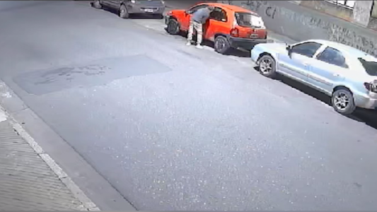 Video: Roban auto en Montevideo al 200