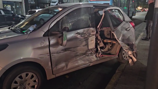Impactante choque: una camioneta de Gendarmería destrozó a un auto