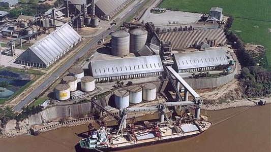 Comenzó el paro de aceiteros y paraliza los puertos del Cordón Industrial