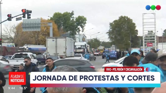 Protesta gremial paraliza el tránsito en Presidente Perón y Circunvalación
