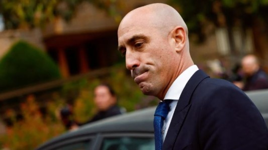 Luis Rubiales irá a juicio oral por los delitos de agresión sexual y coacción