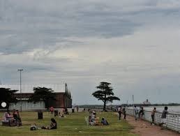Domingo fresco y nublado en Rosario