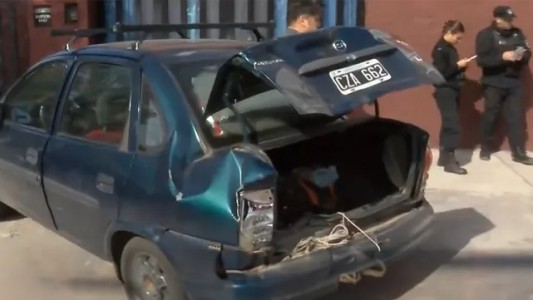 Robó un auto, chocó y se fue caminando: quedó detenido mientras esperaba el colectivo
