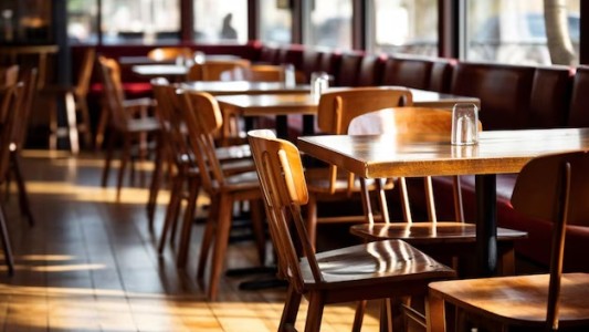 Crisis en el sector gastronómico y hotelero de Rosario: ventas y empleo en caída libre