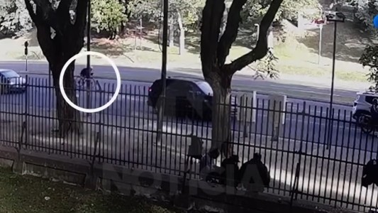 Falleció el ciclista que chocó ayer en Belgrano y San Juan