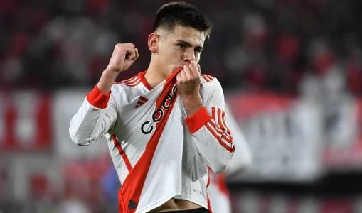 Claudio Echeverri, el argentino seleccionado entre los 30 mejores futbolistas juveniles del mundo