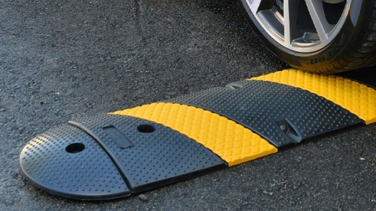 Colocarán retardadores de velocidad y cámaras con IA en avenida Carrasco