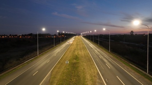 Balacera entre un policía de Casa de Gobierno y ladrones en la autopista Rosario-Santa Fe