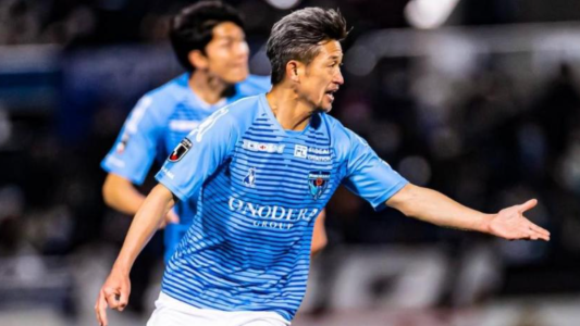 "No me planteo retirarme": a los 57 años, el futbolista más viejo del mundo ficha en un nuevo equipo