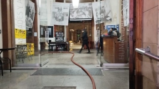 Incendio en la facultad de Humanidades: suspendieron las clases