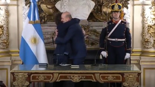 Milei le tomó juramento a Sturzenegger como ministro de Desregulación