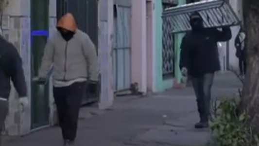 Derriban un puesto de ventas de drogas en Biedma al 2800