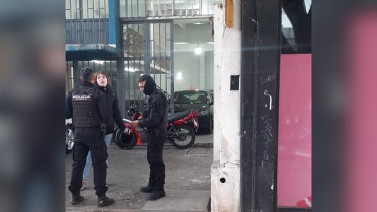 Detuvieron por estafas a empleados de una concesionaria