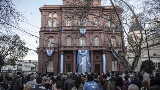 Más de 700 personas se sumaron a la recorrida guiada por el Palacio de los Leones