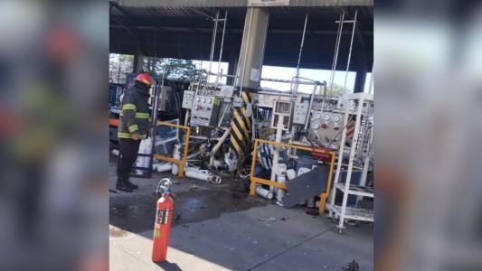 “Casi se lleva el pino por la mitad”, el impactante relato del joven que grabó la avioneta