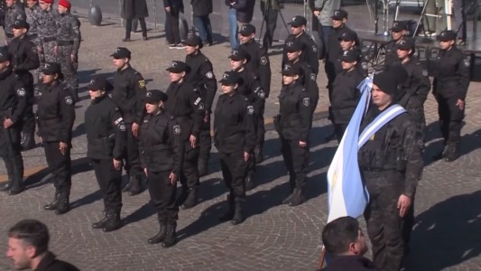 Pullaro encabeza el acto por los 170 años de la creación de la Policía de Rosario