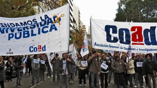 Los docentes universitarios anunciaron un paro de 48 horas para la próxima semana