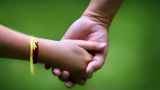 75 niños entre 8 y 17 años esperan por ser adoptados en Rosario