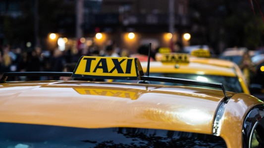 Rosario: taxistas piden una prórroga de dos años para renovar autos patentados en 2014