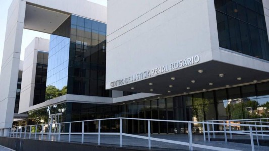 Dictaron prisión preventiva para la joven que abandonó a su bebé en una caja y falleció