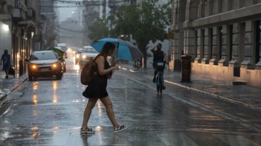Tiempo en Rosario: mañana fresca con alerta amarilla por tormentas en la ciudad