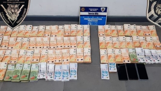 Detuvieron a dos jóvenes por trasladar más de 9 millones de pesos que no pudieron justificar