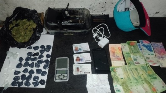 Granadero Baigorria: la Policía detuvo a tres mujeres por circular en un taxi con un kilo de cocaína