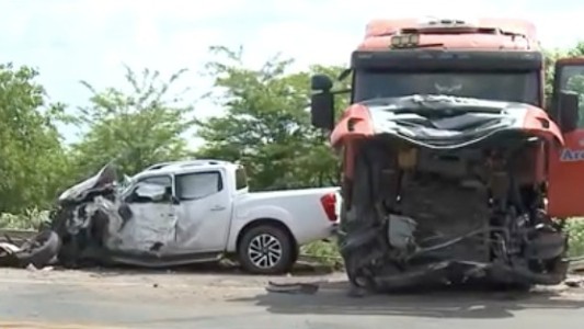 Accidente en la ruta 18: al menos un herido tras el choque entre una camioneta y un camión