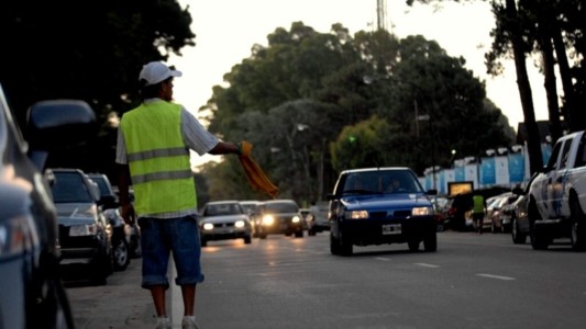 Detuvieron a un cuidacoches que amenazó a una mujer y a la Policía en el macrocentro de Rosario