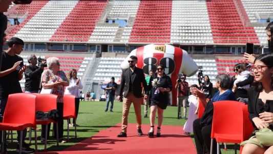 Comenzaron los casamientos en el estadio de Unión