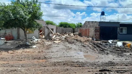 El Trébol: la policía allanó y demolió una vivienda utilizada por delincuentes