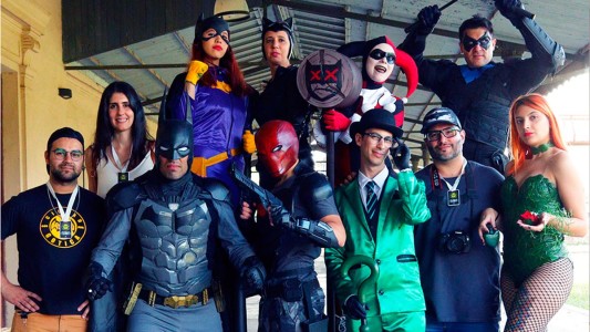 Bati-colecta navideña en la noche de las peatonales