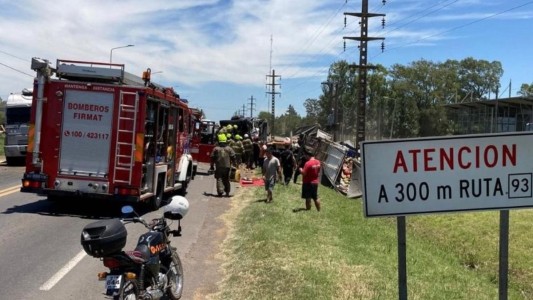 Ruta 33: dos camiones impactaron de frente y hay un chofer herido