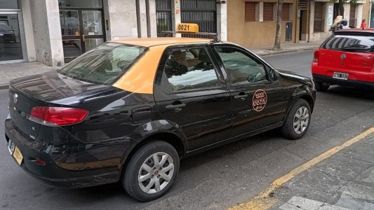 Descuento en taxis de Rosario: choferes afirman que "el 20%" sale de su bolsillo
