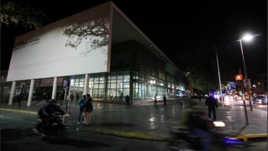 Un joven de 18 años herido de bala está en estado crítico