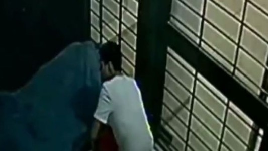 Denuncian a un joven en situación de calle por prender fuego pertenencias de otros indigentes