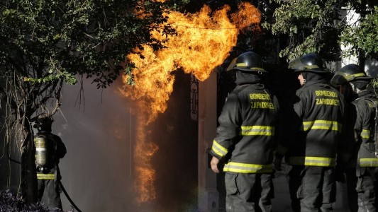 La frecuencia de intervenciones de bomberos se duplicó debido al calor extremo y a descuidos