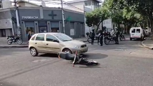 La chocó un auto, sufrió heridas y murió su perro