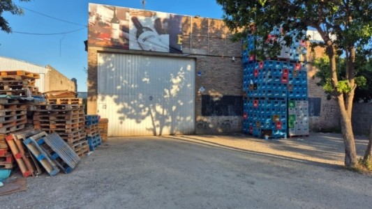 Cuatro hombres armados asaltaron una distribuidora y escaparon con magro botín