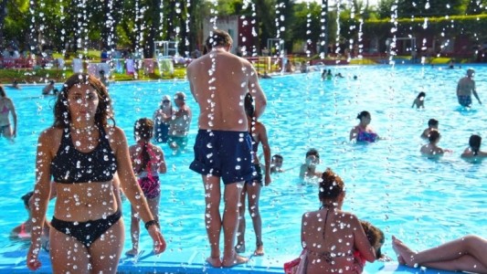 Más de 160 mil rosarinos ya pasaron por las piletas de los polideportivos municipales