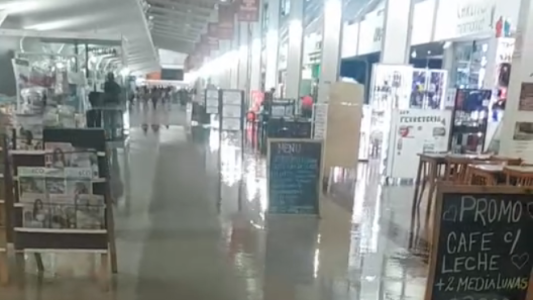 Fuerte tormenta en Rosario: Se inundó la Terminal de Ómnibus
