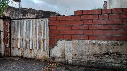 Las rescató un vecino tras caerse a un pozo acumulado de agua de la tormenta