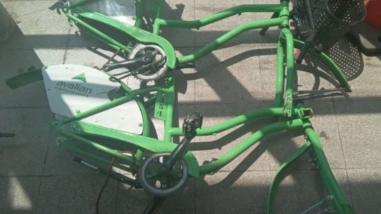 Detuvieron a un joven con dos bicicletas públicas robadas en zona oeste