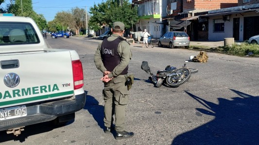 Grave siniestro vial: un gendarme resultó herido tras chocar contra un auto