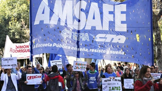 Paro docente para el lunes 24: Amsafe rechazó la oferta salarial